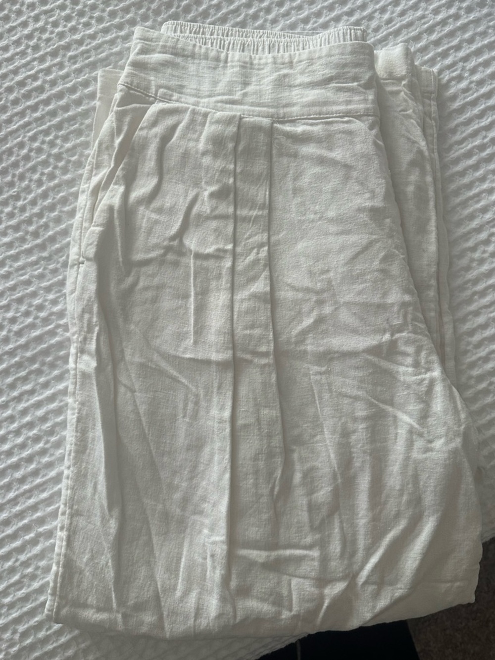 Abercrombie & Fitch Linen Pull-On Flare Pants - Picture 4 of 4